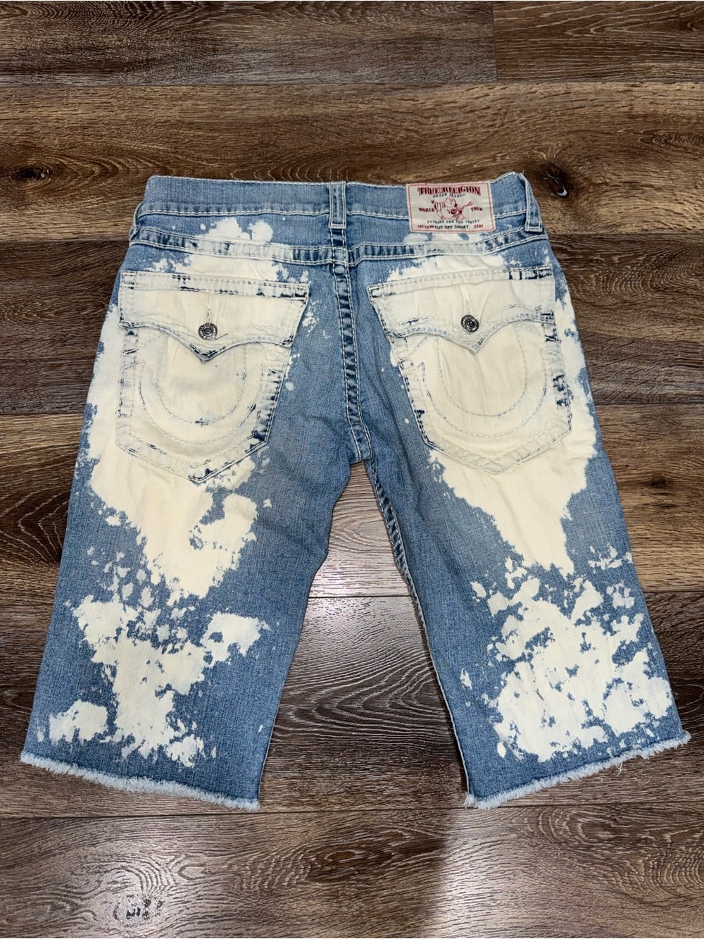 True Religion Straight Flap Big T Acid Wash Frayed Hem Cut-Off Shorts Men's 33 - Picture 2 of 13
